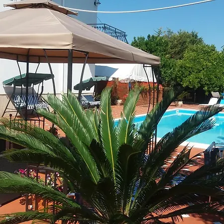 Clara Villa
